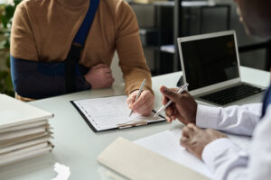 This is a picture for a blog about what to expect when hiring an injury lawyer.